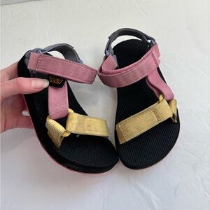 Teva Kids Original Universal Sandals in Rosebloom Multi 10c